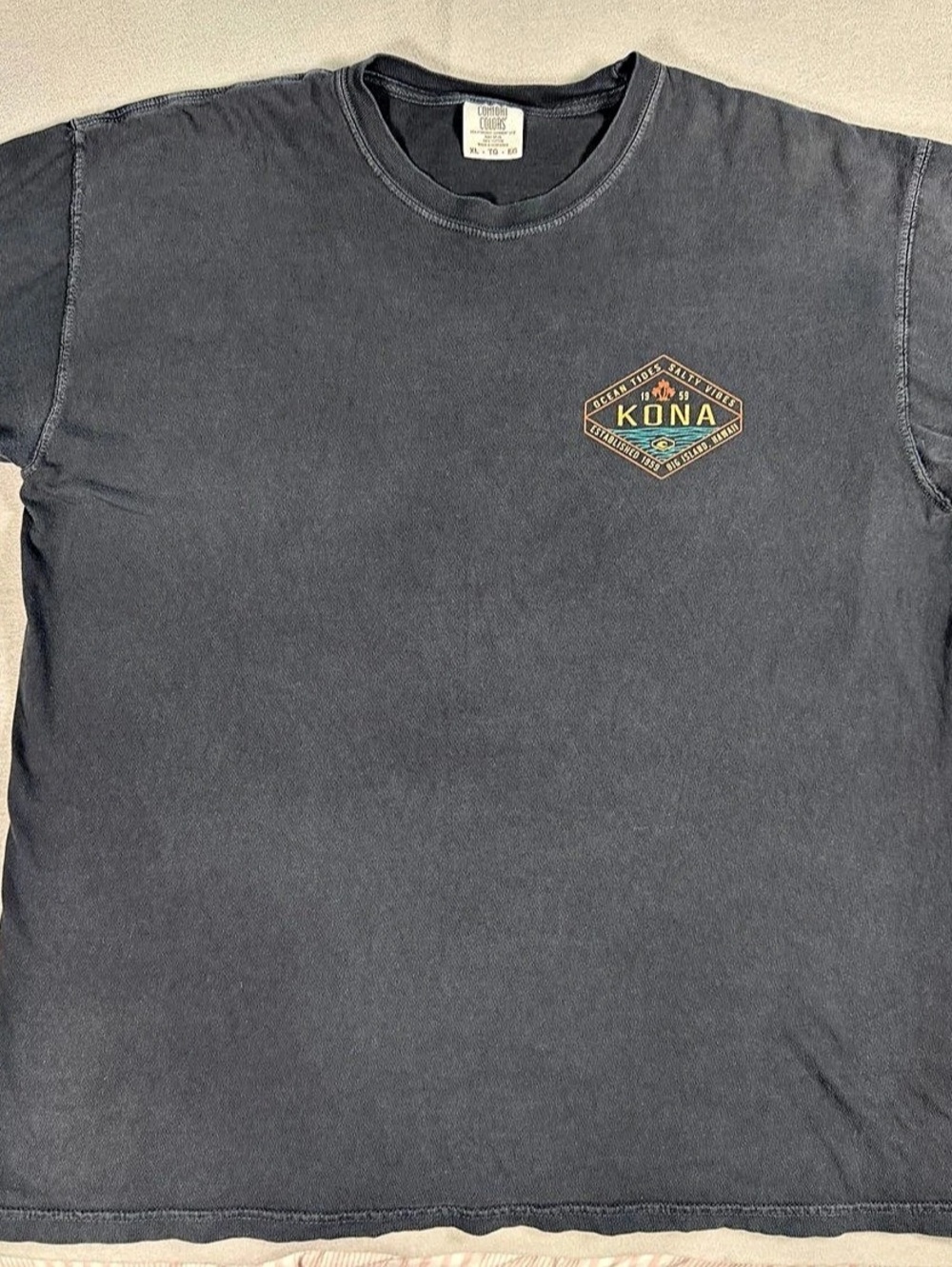 Comfort Colors Kona Big Island Hawaii T-Shirt Graphic T-Shirt XL Gray Yellow